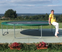 monter sur un trampoline