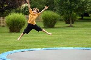 pelouse plate pour site trampoline